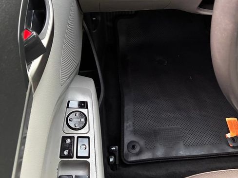 Used 2020 Hyundai Elantra Limited FWD image 26