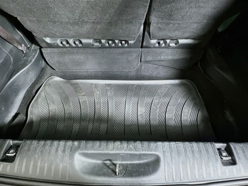Used 2020 Chrysler Pacifica Limited w/ Tire & Wheel Group FWD image 30