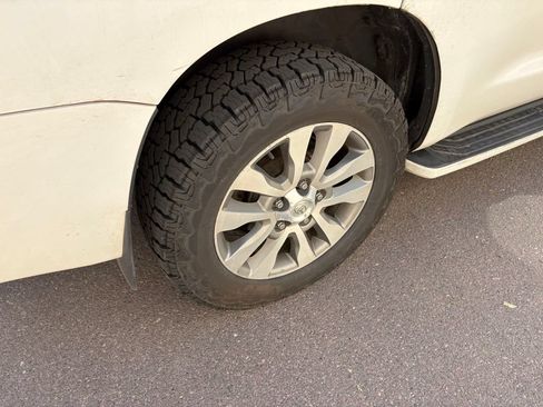 Used 2016 Toyota Sequoia Limited w/ Safety & Convenience Package AWD/4WD image 13