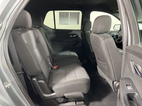Used 2023 Chevrolet Traverse LT image 8