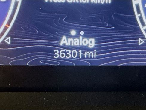 Used 2024 Jeep Grand Cherokee L Limited w/ Luxury Tech Group II image 19