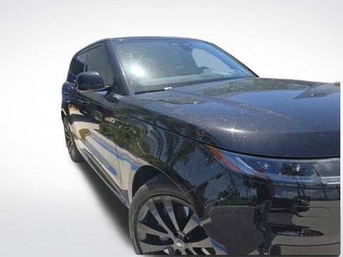 Used 2025 Land Rover Range Rover Sport Dynamic SE AWD/4WD image 4