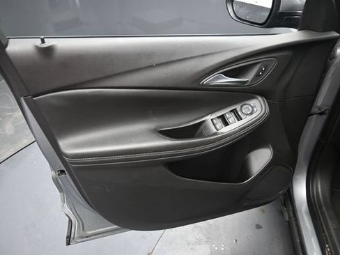 Used 2025 Buick Encore GX Preferred AWD/4WD image 16