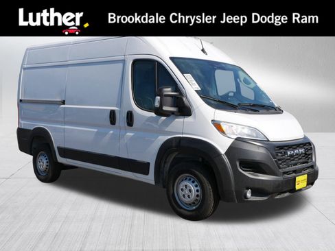 New 2026 RAM ProMaster 2500 w/ Convenience Group image 1