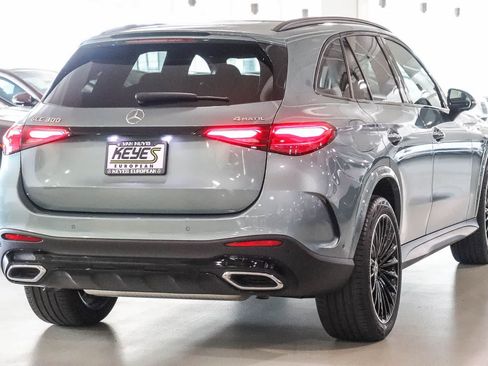 Used 2025 Mercedes-Benz GLC 300 4MATIC image 4