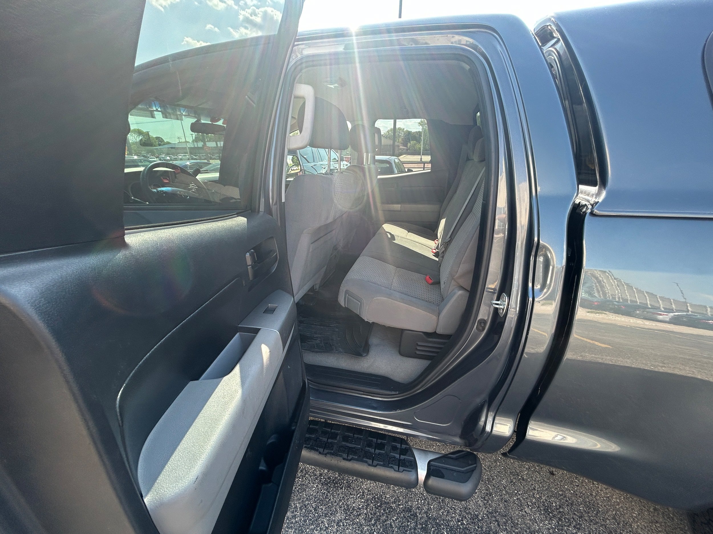 Used 2010 Toyota Tundra 4x4 Double Cab image 5
