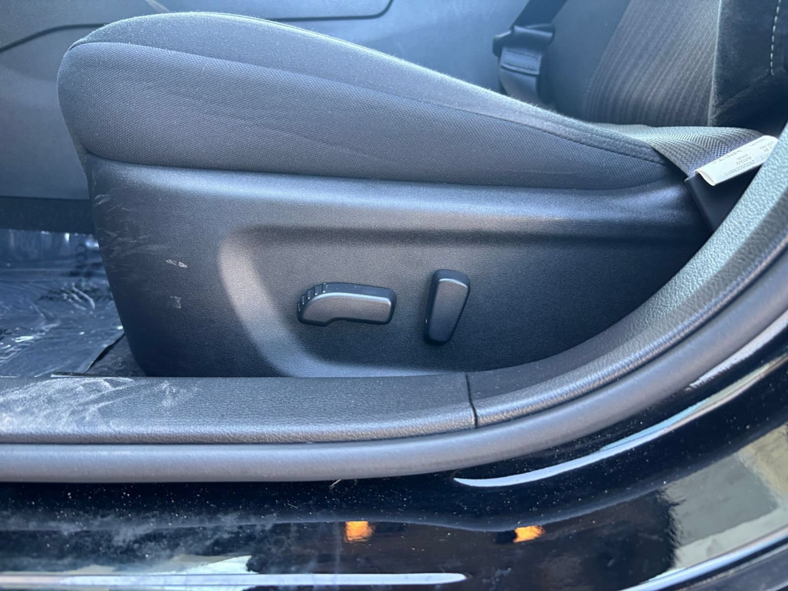 Used 2025 Nissan Altima 2.5 SV FWD image 21
