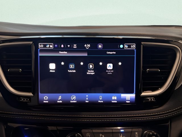 Used 2025 Chrysler Pacifica Limited FWD image 23