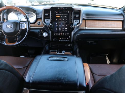 Used 2019 RAM 1500 Limited AWD/4WD image 16