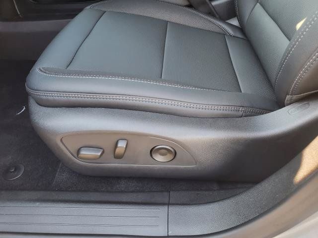 New 2026 Chevrolet Equinox EV LT AWD/4WD image 9