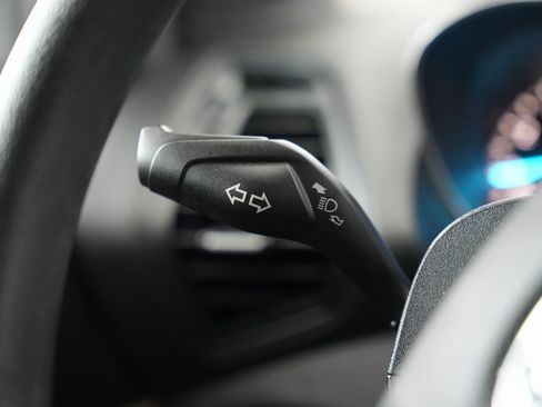 Used 2019 Ford Escape SE image 15