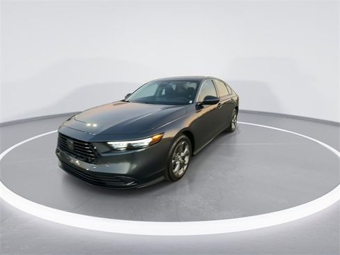 Used 2023 Honda Accord EX image 4