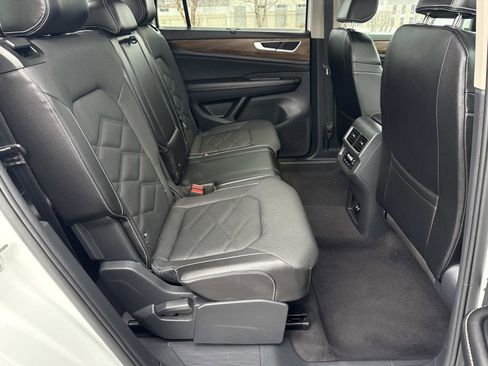 Used 2024 Volkswagen Atlas SE image 20