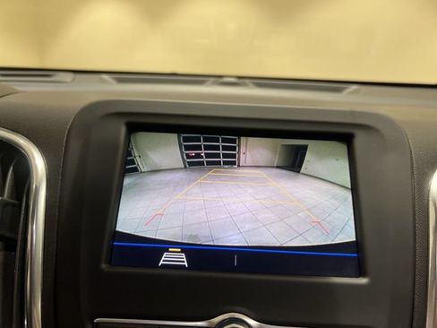 Used 2020 Chevrolet Equinox LT FWD image 13