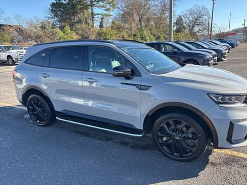 Used 2022 Kia Sorento SX image 4