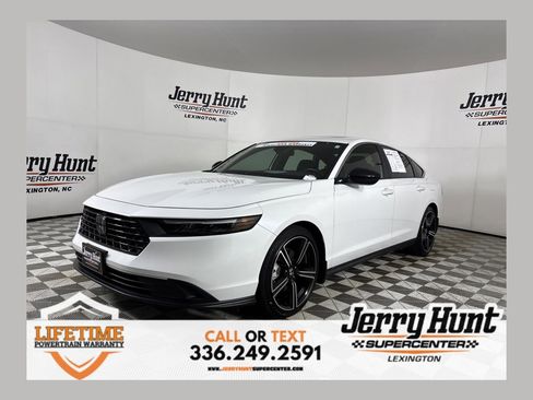 Used 2023 Honda Accord Sport image 1