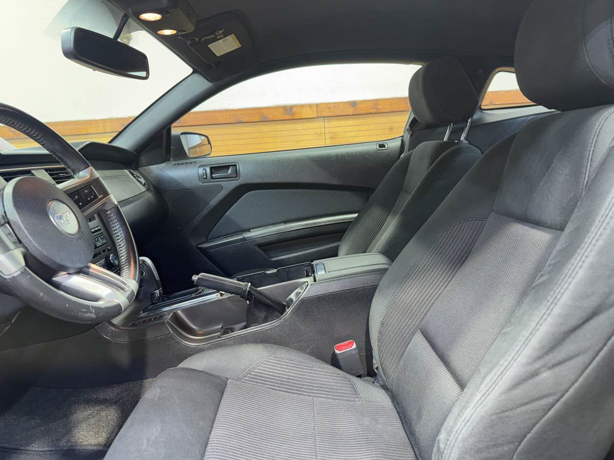 Used 2013 Ford Mustang Coupe RWD image 14