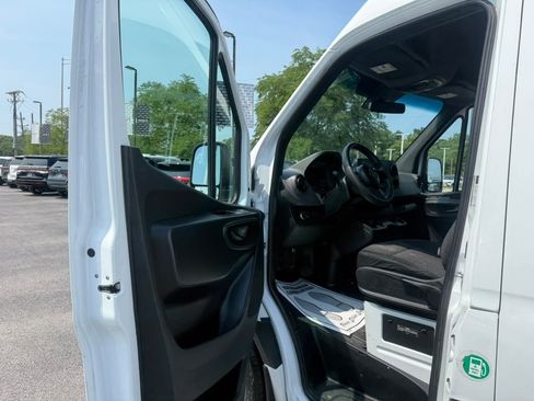 Used 2021 Mercedes-Benz Sprinter 2500 w/ Driver Convenience Package image 14