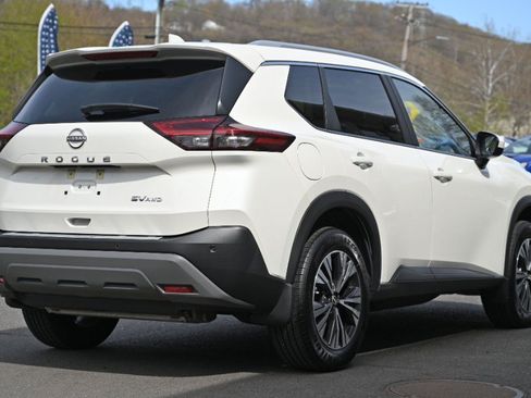 Used 2023 Nissan Rogue SV w/ SV Premium B Package AWD/4WD image 6