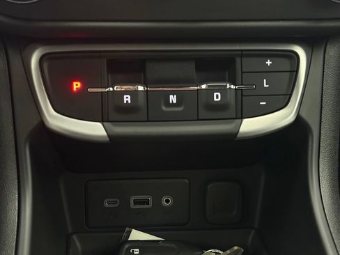 Used 2023 GMC Terrain SLE w/ Driver Convenience Package FWD image 25
