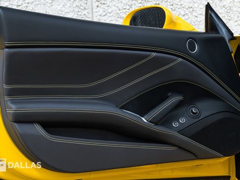 Used 2016 Ferrari California T RWD image 20