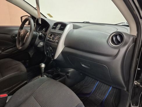 Used 2017 Nissan Versa SV image 30