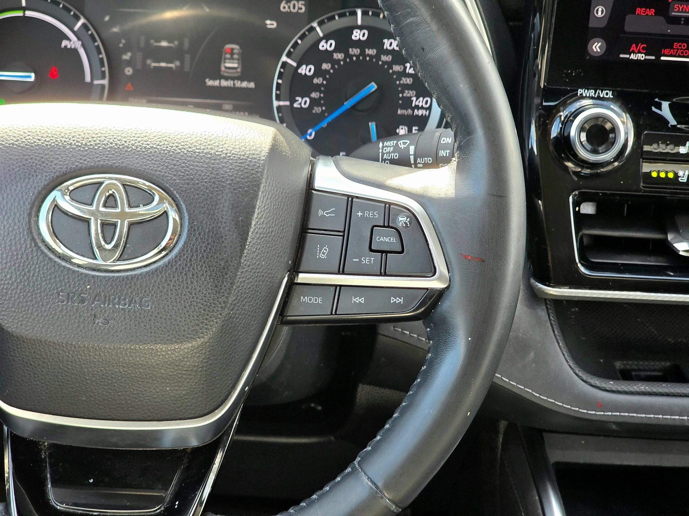Used 2021 Toyota Highlander Platinum AWD/4WD image 24