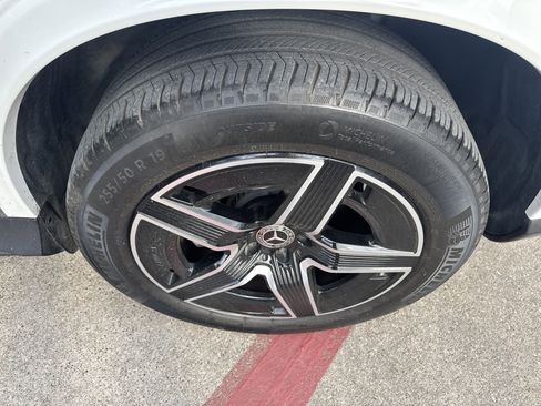 Used 2023 Mercedes-Benz GLC 300 image 8