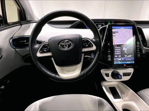 Used 2018 Toyota Prius Prime Advanced FWD image 6