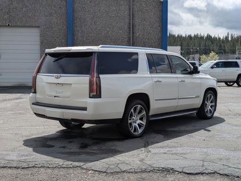 Used 2015 Cadillac Escalade ESV Premium image 5