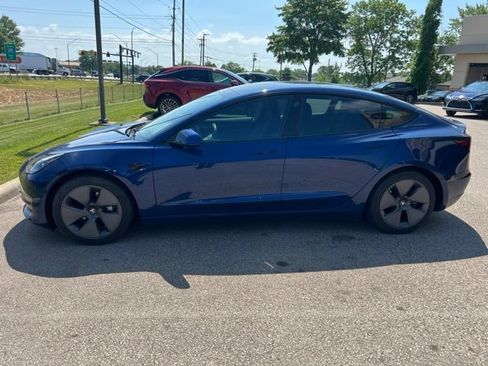 Used 2022 Tesla Model 3 Long Range AWD/4WD image 2