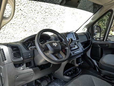 Used 2023 RAM ProMaster 2500 FWD image 2
