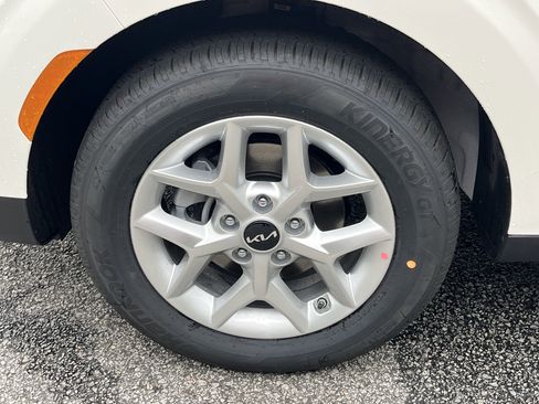 New 2025 Kia Soul S image 25