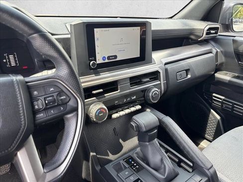Certified 2025 Toyota 4Runner SR5 AWD/4WD image 16