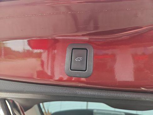 Used 2017 Toyota Highlander XLE AWD/4WD image 18