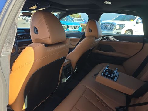 Used 2025 BMW i4 xDrive40i w/ Premium Package image 11