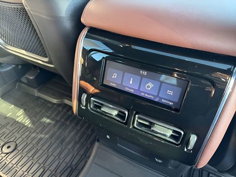 Used 2025 Lincoln Aviator Reserve AWD/4WD image 20