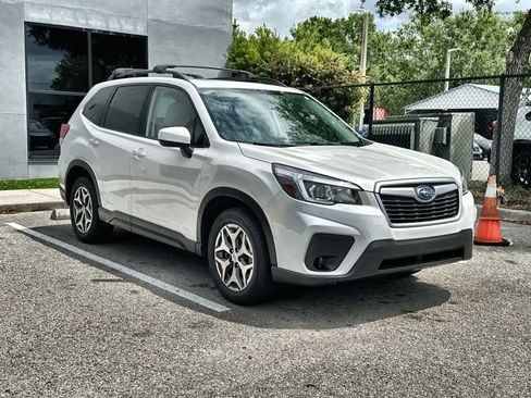 Used 2019 Subaru Forester Premium image 11