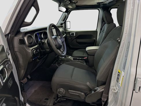 Used 2023 Jeep Wrangler Unlimited w/ Cold Weather Group image 13