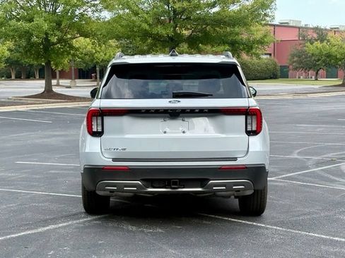 Used 2026 Ford Explorer Active w/ Active Comfort Package RWD image 6