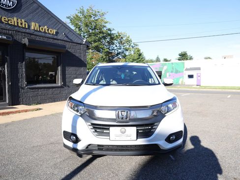 Used 2019 Honda HR-V EX image 2