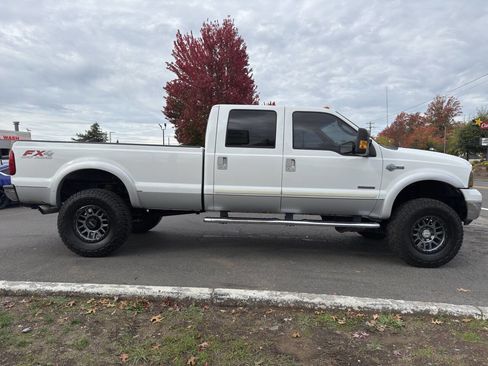Used 2005 Ford F350 Lariat image 6