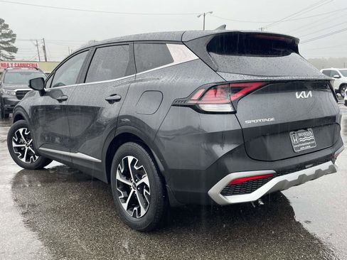 Used 2023 Kia Sportage EX image 4