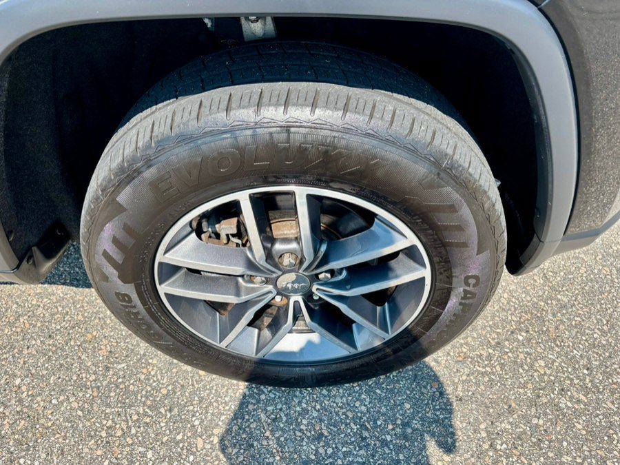 Used 2018 Jeep Grand Cherokee Limited AWD/4WD image 33