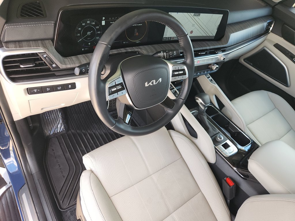 Used 2025 Kia Telluride SX FWD image 12