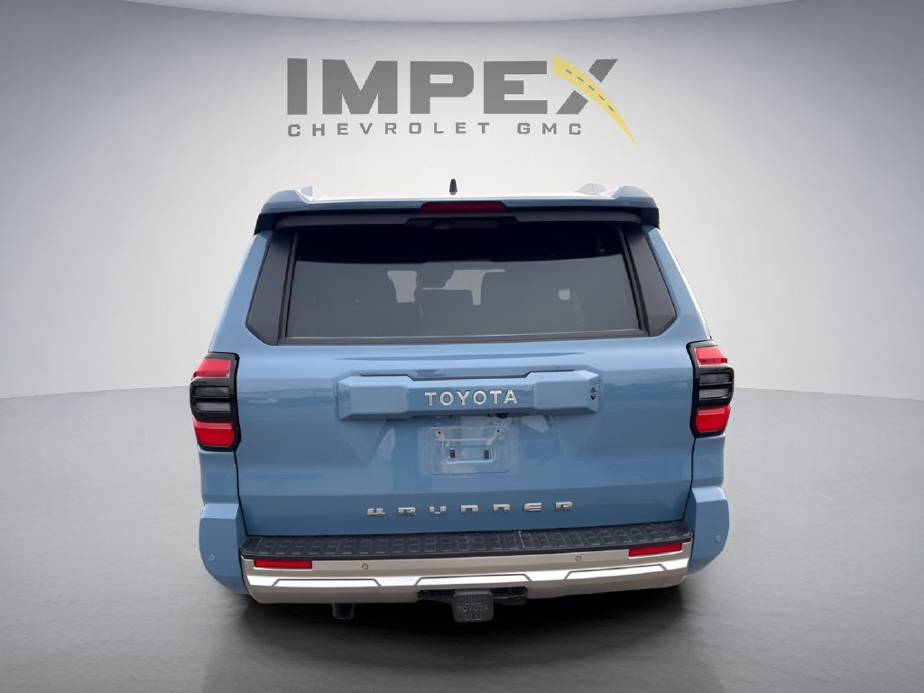 Used 2025 Toyota 4Runner Limited AWD/4WD image 4