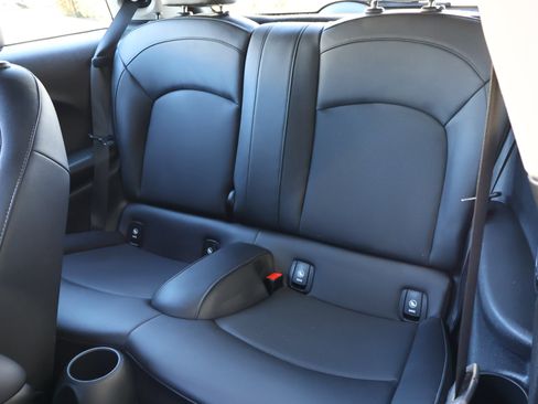 Used 2024 MINI Cooper 2-Door Hardtop image 15