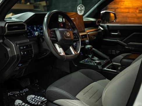 Used 2025 Toyota Tacoma TRD Off-Road image 8