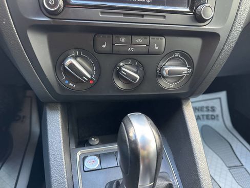 Used 2015 Volkswagen Jetta Sport image 29