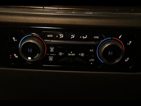 Used 2023 Chevrolet Silverado 1500 LT image 20